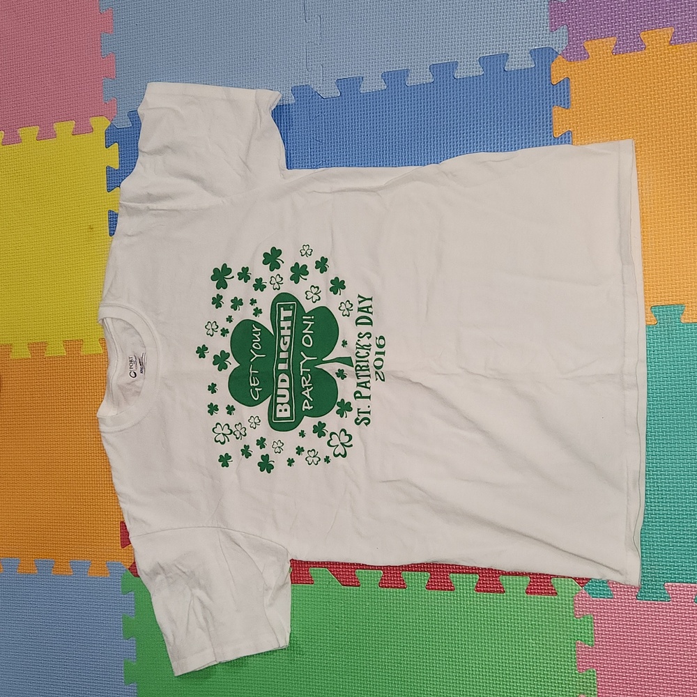 St. Patrick's day Bud Light t- shirt,  size medium,  new